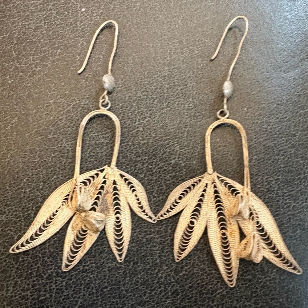 🕊️sold🕊️Vintage art nouveau Sterling silver intricate drop earrings belle epoque